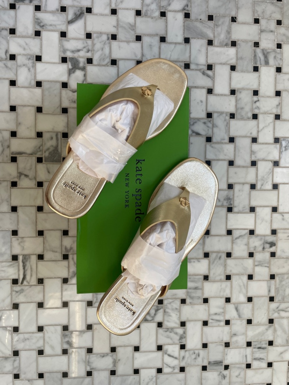 Kate Spade New York Kitten Heel Sandals Size 8 NIB Gold - Picture 5 of 9